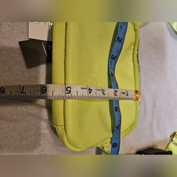 Isabelle PETA Approved Vegan Lime Green Waist Belt Bag Fanny Pack Adjustable - Picture 8 of 8
